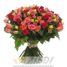 ziedu piegāde: 101 krāsaina roze: 290.00 €
